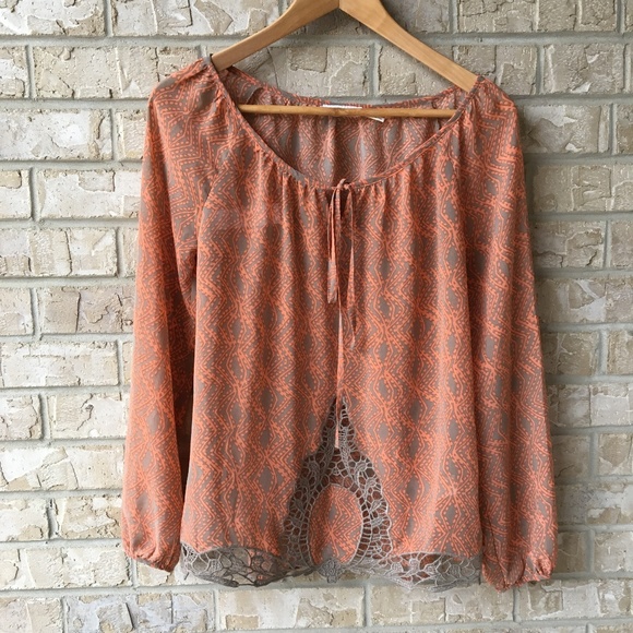 Blu Pepper Tops - Blu Pepper BOHO Crochet Blouse Size Small